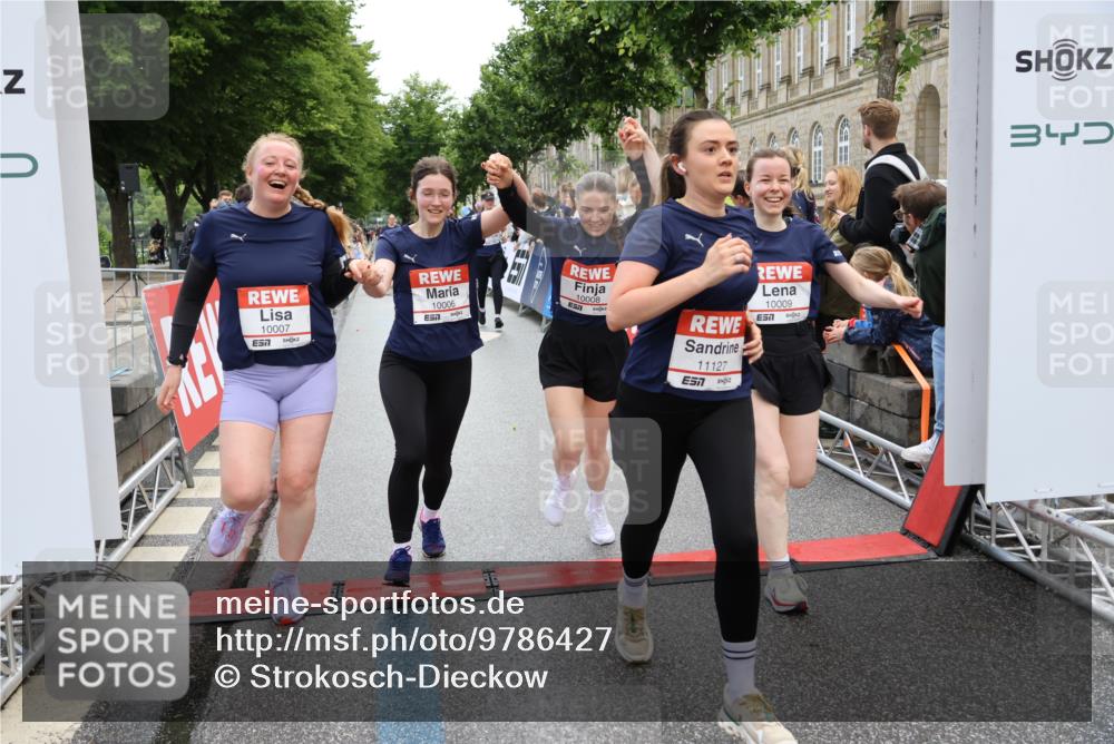 14.06.2026 - REWE Women's Run Strokosch-Dieckow http://msf.ph/oto/9786427 14.06.2026 10:07:19 Ziel 10006, 10007, 10008, 10009, 10117, 10205, 10467, 10888, 10949, 11015, 11084, 11127, 11161 meine-sportfotos.de