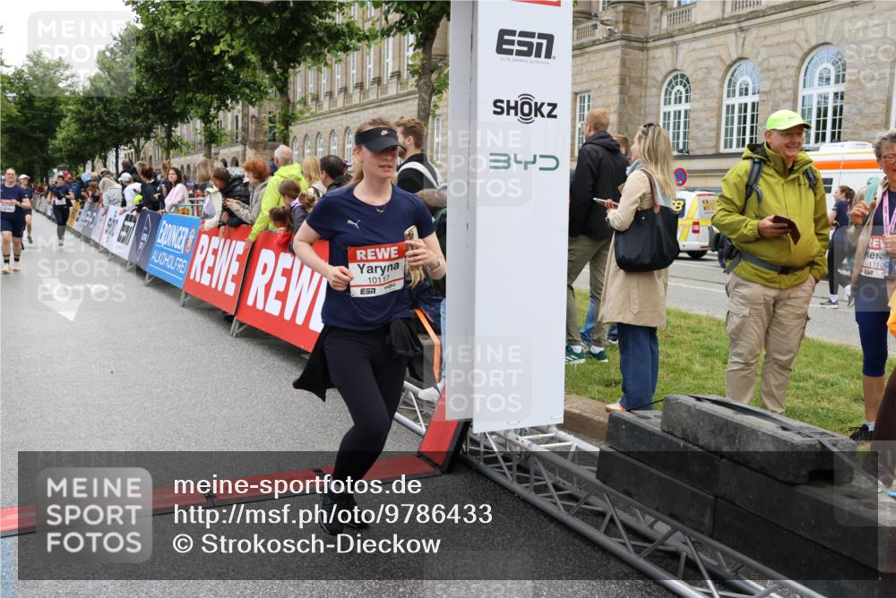 14.06.2026 - REWE Women's Run Strokosch-Dieckow http://msf.ph/oto/9786433 14.06.2026 10:07:22 Ziel 10006, 10007, 10008, 10009, 10117, 10205, 10467, 10508, 10888, 10949, 11084, 11127, 11161, 11192 meine-sportfotos.de
