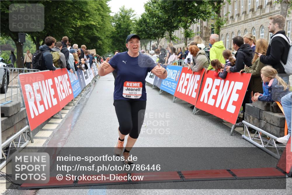14.06.2026 - REWE Women's Run Strokosch-Dieckow http://msf.ph/oto/9786446 14.06.2026 10:07:34 Ziel 10113, 10508, 10861, 11192, 11252 meine-sportfotos.de