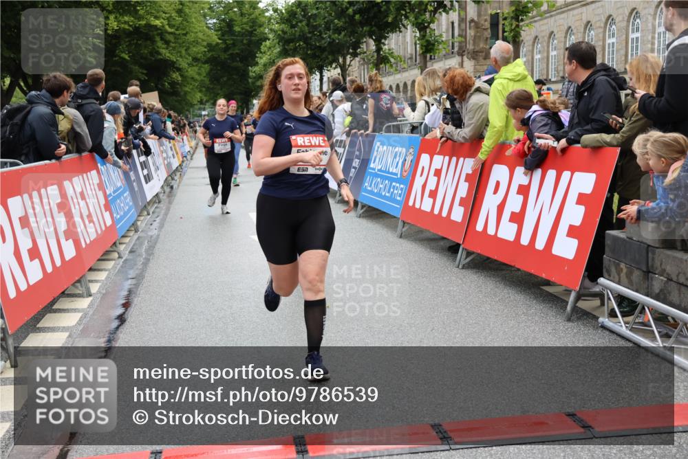 14.06.2026 - REWE Women's Run Strokosch-Dieckow http://msf.ph/oto/9786539 14.06.2026 10:08:12 Ziel 10213, 10414, 10685, 10739, 10743, 11073, 11145, 11480 meine-sportfotos.de