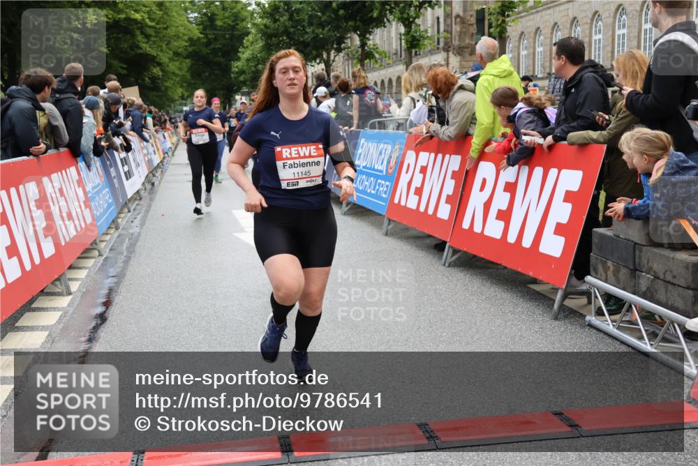 14.06.2026 - REWE Women's Run Strokosch-Dieckow http://msf.ph/oto/9786541 14.06.2026 10:08:12 Ziel 10213, 10414, 10685, 10739, 10743, 11073, 11145, 11480 meine-sportfotos.de