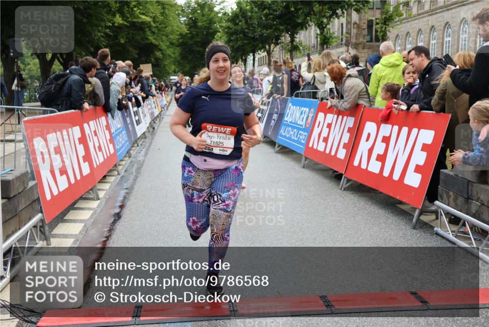 14.06.2026 - REWE Women's Run Strokosch-Dieckow http://msf.ph/oto/9786568 14.06.2026 10:08:30 Ziel 10371, 10574, 10578, 10760, 10764, 10963, 11525 meine-sportfotos.de