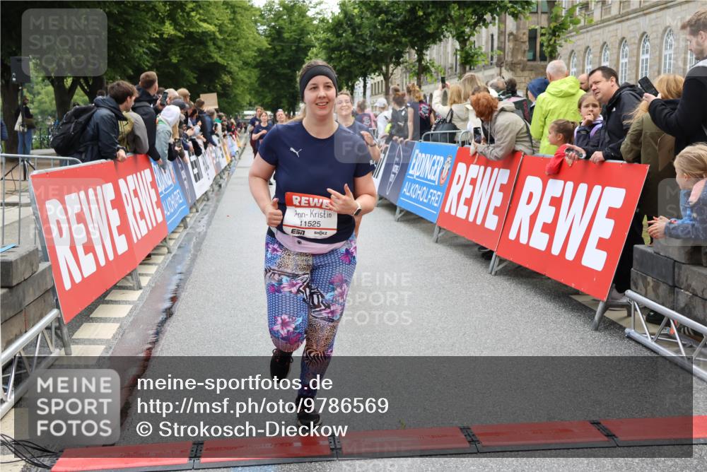 14.06.2026 - REWE Women's Run Strokosch-Dieckow http://msf.ph/oto/9786569 14.06.2026 10:08:30 Ziel 10371, 10574, 10578, 10760, 10764, 10963, 11525 meine-sportfotos.de