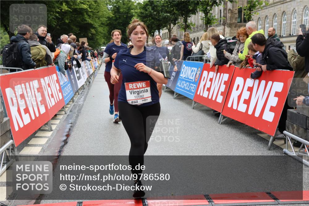 14.06.2026 - REWE Women's Run Strokosch-Dieckow http://msf.ph/oto/9786580 14.06.2026 10:08:36 Ziel 10504, 10582, 10760, 10764, 10766, 10963, 11176, 11200, 11525 meine-sportfotos.de