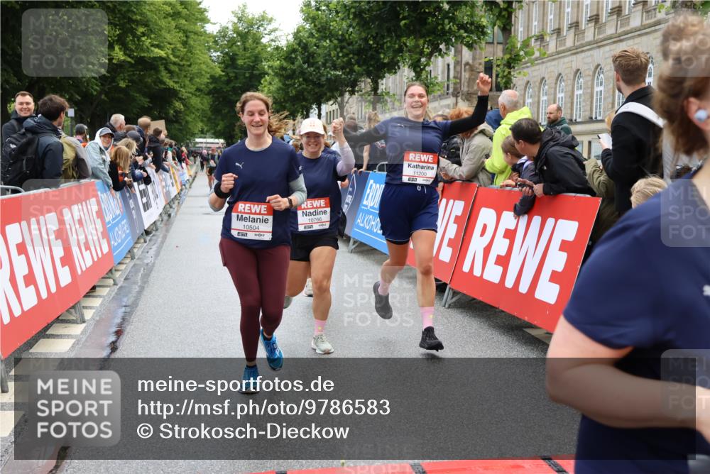 14.06.2026 - REWE Women's Run Strokosch-Dieckow http://msf.ph/oto/9786583 14.06.2026 10:08:37 Ziel 10504, 10582, 10760, 10764, 10766, 10963, 11176, 11200, 11525 meine-sportfotos.de