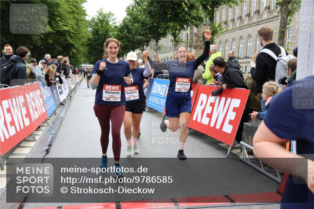 14.06.2026 - REWE Women's Run Strokosch-Dieckow http://msf.ph/oto/9786585 14.06.2026 10:08:37 Ziel 10504, 10582, 10760, 10764, 10766, 10963, 11176, 11200, 11525 meine-sportfotos.de
