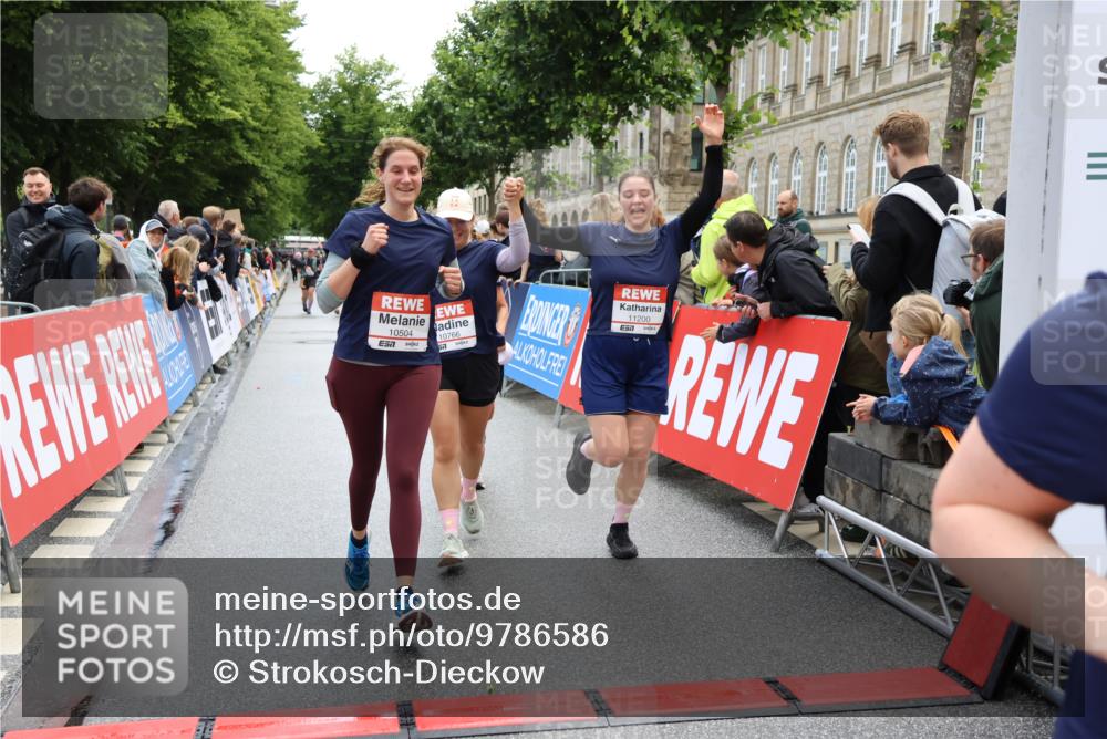 14.06.2026 - REWE Women's Run Strokosch-Dieckow http://msf.ph/oto/9786586 14.06.2026 10:08:37 Ziel 10504, 10582, 10760, 10764, 10766, 10963, 11176, 11200, 11525 meine-sportfotos.de