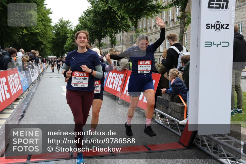 14.06.2026 - REWE Women's Run Strokosch-Dieckow http://msf.ph/oto/9786588 14.06.2026 10:08:38 Ziel 10504, 10582, 10760, 10764, 10766, 10963, 11176, 11200, 11525 meine-sportfotos.de