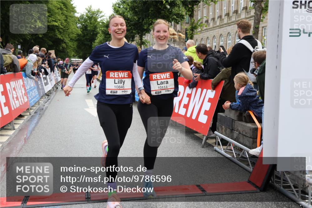 14.06.2026 - REWE Women's Run Strokosch-Dieckow http://msf.ph/oto/9786596 14.06.2026 10:08:45 Ziel 10114, 10361, 10504, 10766, 10846, 11176, 11200 meine-sportfotos.de