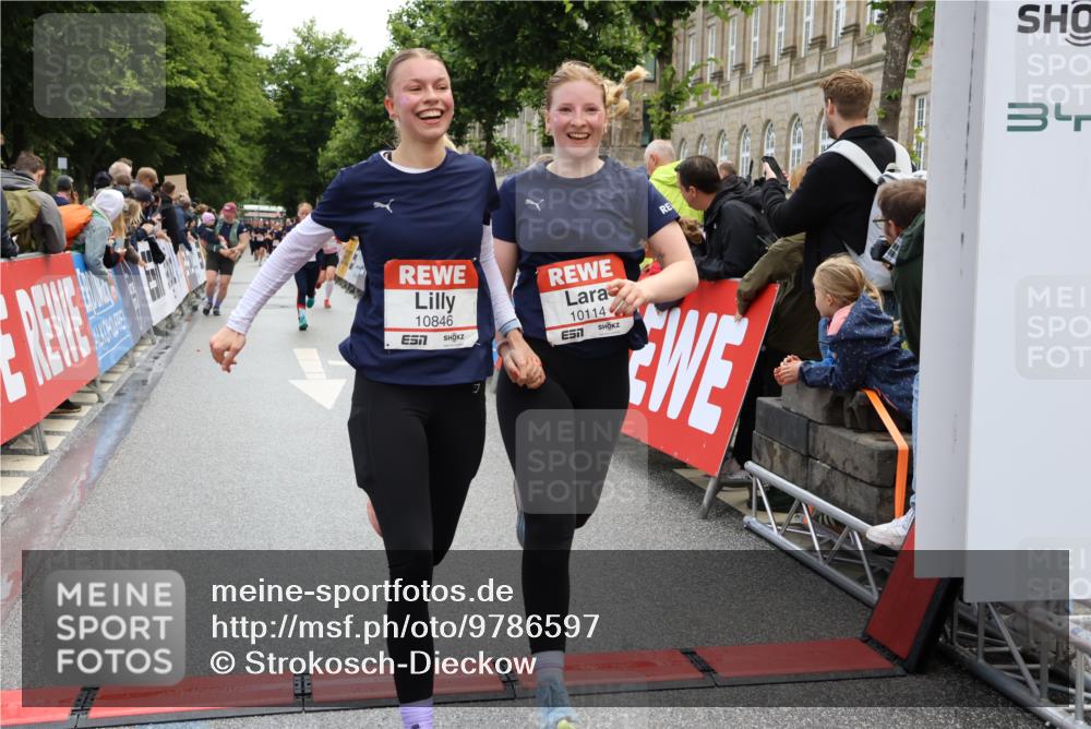 14.06.2026 - REWE Women's Run Strokosch-Dieckow http://msf.ph/oto/9786597 14.06.2026 10:08:45 Ziel 10114, 10361, 10504, 10766, 10846, 11176, 11200 meine-sportfotos.de