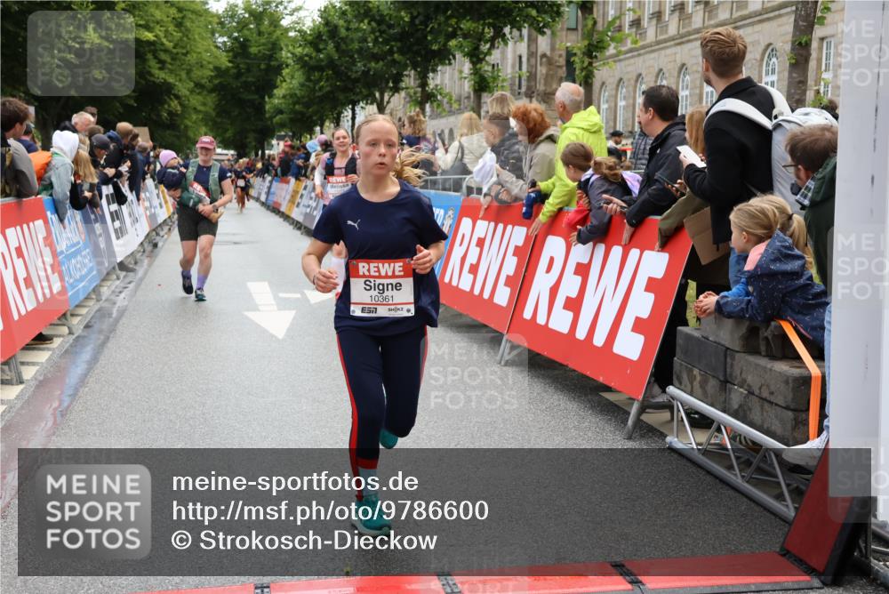 14.06.2026 - REWE Women's Run Strokosch-Dieckow http://msf.ph/oto/9786600 14.06.2026 10:08:48 Ziel 10022, 10114, 10361, 10846, 11071 meine-sportfotos.de