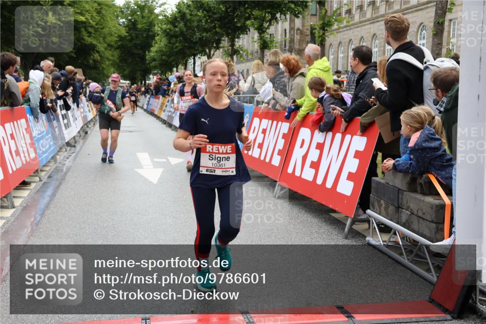 14.06.2026 - REWE Women's Run Strokosch-Dieckow http://msf.ph/oto/9786601 14.06.2026 10:08:48 Ziel 10022, 10114, 10361, 10846, 11071 meine-sportfotos.de