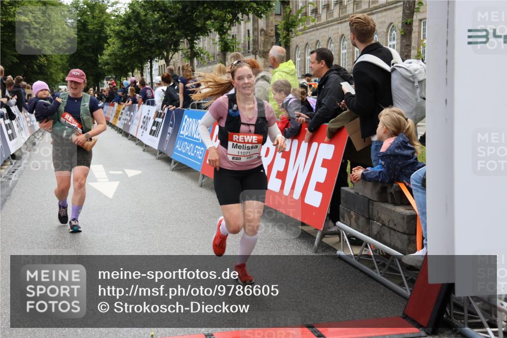 14.06.2026 - REWE Women's Run Strokosch-Dieckow http://msf.ph/oto/9786605 14.06.2026 10:08:50 Ziel 10022, 10114, 10361, 10846, 11071 meine-sportfotos.de