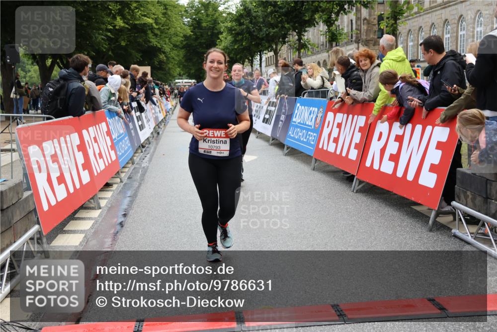 14.06.2026 - REWE Women's Run Strokosch-Dieckow http://msf.ph/oto/9786631 14.06.2026 10:09:00 Ziel 10124, 10259, 10376, 10692, 10793, 11197, 11219 meine-sportfotos.de