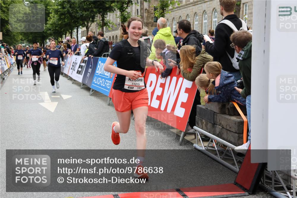 14.06.2026 - REWE Women's Run Strokosch-Dieckow http://msf.ph/oto/9786638 14.06.2026 10:09:04 Ziel 10124, 10248, 10259, 10376, 10692, 10793, 11159, 11197, 11219 meine-sportfotos.de