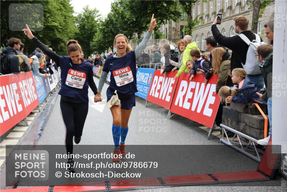 14.06.2026 - REWE Women's Run Strokosch-Dieckow http://msf.ph/oto/9786679 14.06.2026 10:09:26 Ziel 10383, 10712, 10800, 11057, 11284 meine-sportfotos.de
