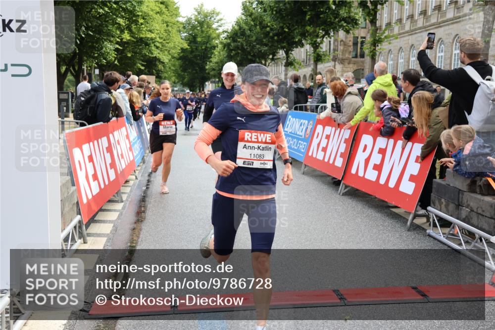 14.06.2026 - REWE Women's Run Strokosch-Dieckow http://msf.ph/oto/9786728 14.06.2026 10:09:43 Ziel 10047, 10139, 10208, 10360, 10417, 10725, 10889, 10928, 10977, 11083, 11169, 11431 meine-sportfotos.de