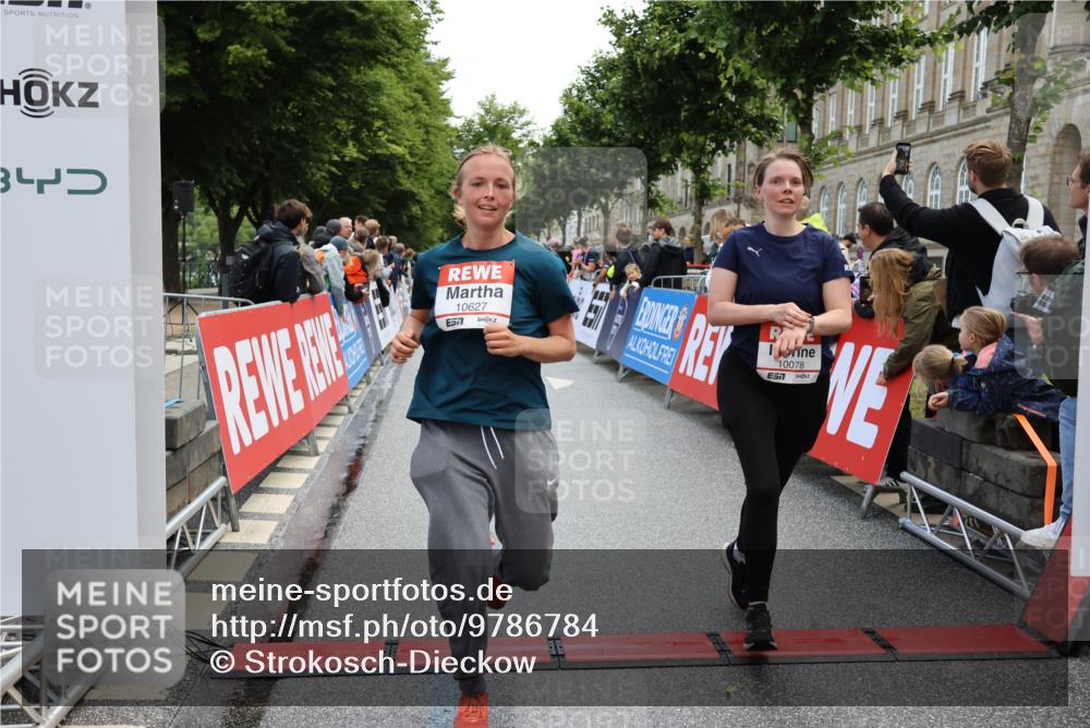 14.06.2026 - REWE Women's Run Strokosch-Dieckow http://msf.ph/oto/9786784 14.06.2026 10:10:03 Ziel 10078, 10257, 10359, 10379, 10621, 10627, 10678, 10886, 11202, 11213, 11405 meine-sportfotos.de