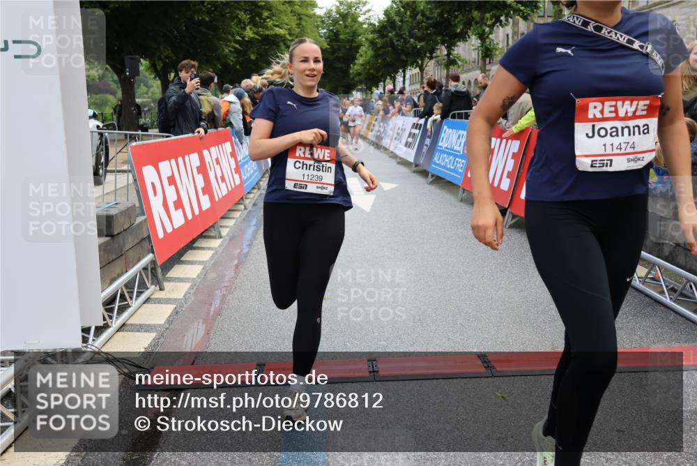 14.06.2026 - REWE Women's Run Strokosch-Dieckow http://msf.ph/oto/9786812 14.06.2026 10:10:20 Ziel 10445, 10665, 10950, 10951, 11152, 11239, 11277, 11474 meine-sportfotos.de