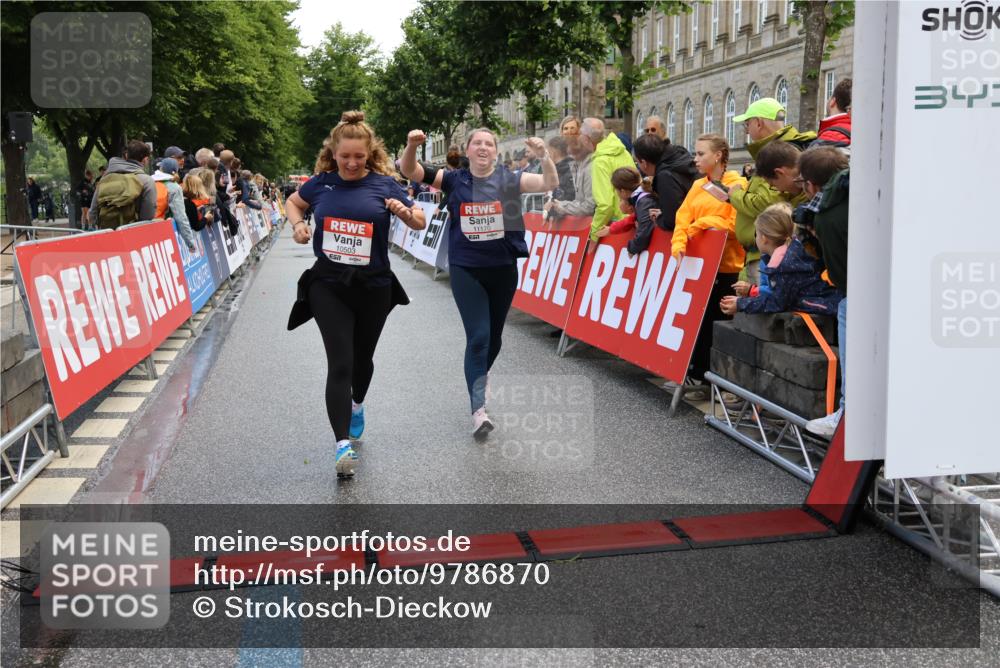 14.06.2026 - REWE Women's Run Strokosch-Dieckow http://msf.ph/oto/9786870 14.06.2026 10:11:00 Ziel 10426, 10460, 10503, 10591, 11170 meine-sportfotos.de