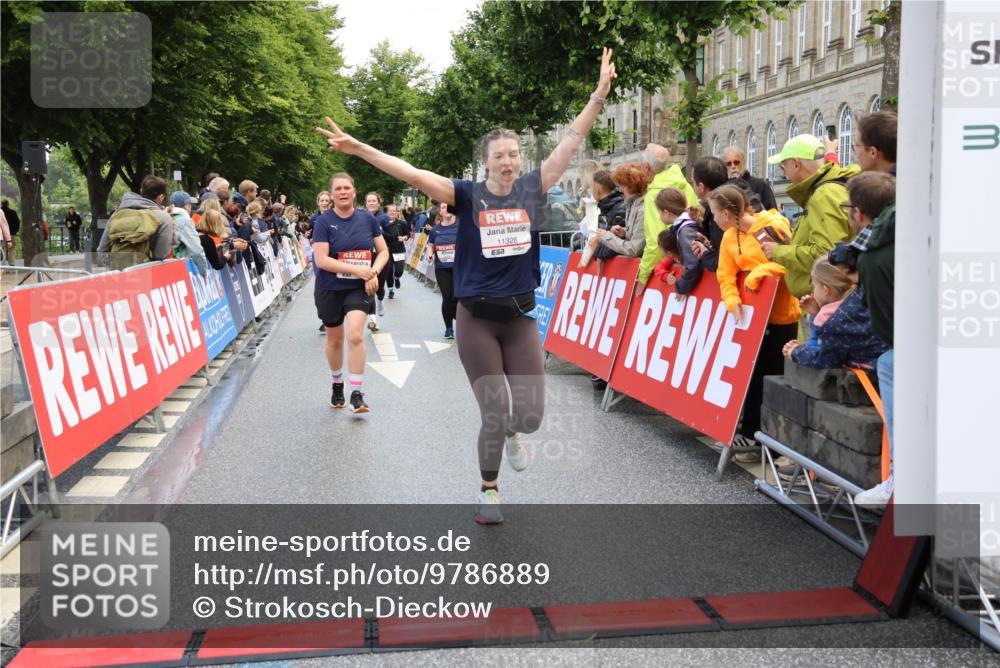 14.06.2026 - REWE Women's Run Strokosch-Dieckow http://msf.ph/oto/9786889 14.06.2026 10:11:14 Ziel 10140, 10499, 10514, 10821, 10834, 10985, 11124, 11328 meine-sportfotos.de