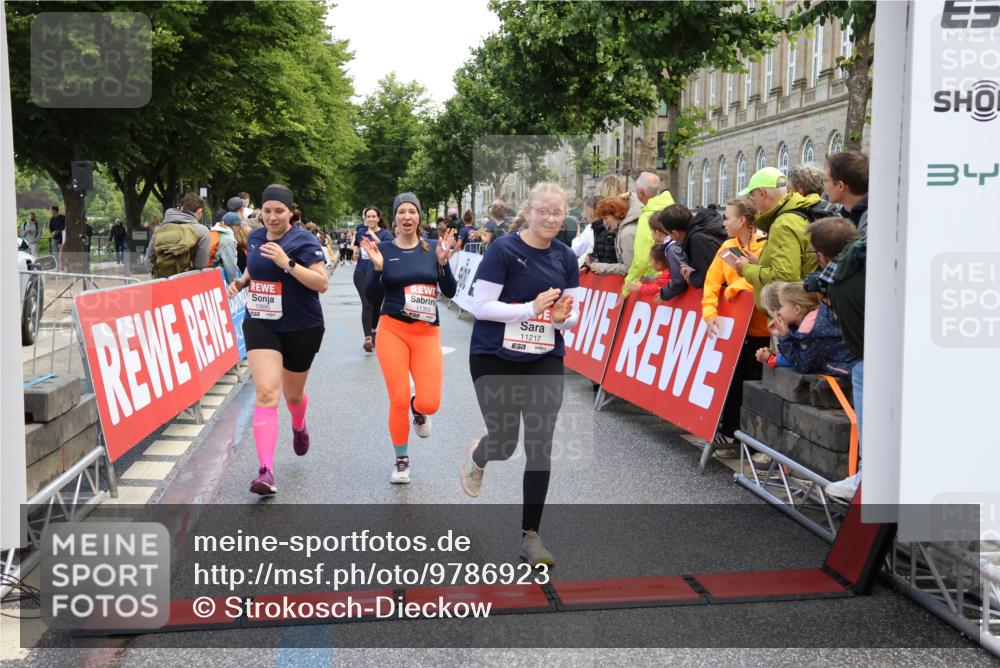 14.06.2026 - REWE Women's Run Strokosch-Dieckow http://msf.ph/oto/9786923 14.06.2026 10:11:30 Ziel 10053, 10111, 10406, 10606, 10690, 10955, 11217, 11355, 11500 meine-sportfotos.de