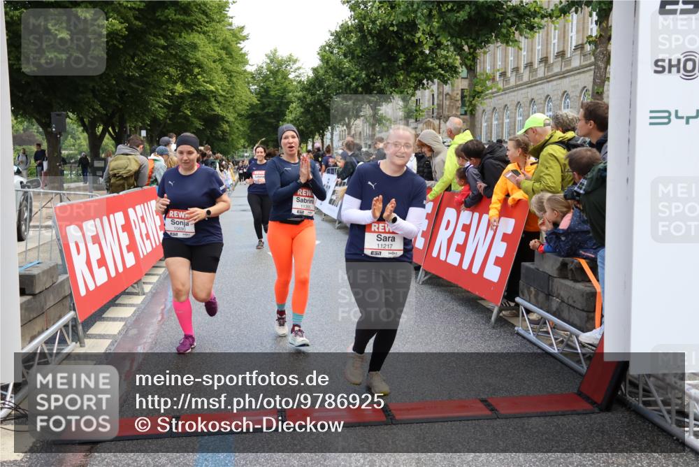 14.06.2026 - REWE Women's Run Strokosch-Dieckow http://msf.ph/oto/9786925 14.06.2026 10:11:30 Ziel 10053, 10111, 10406, 10606, 10690, 10955, 11217, 11355, 11500 meine-sportfotos.de