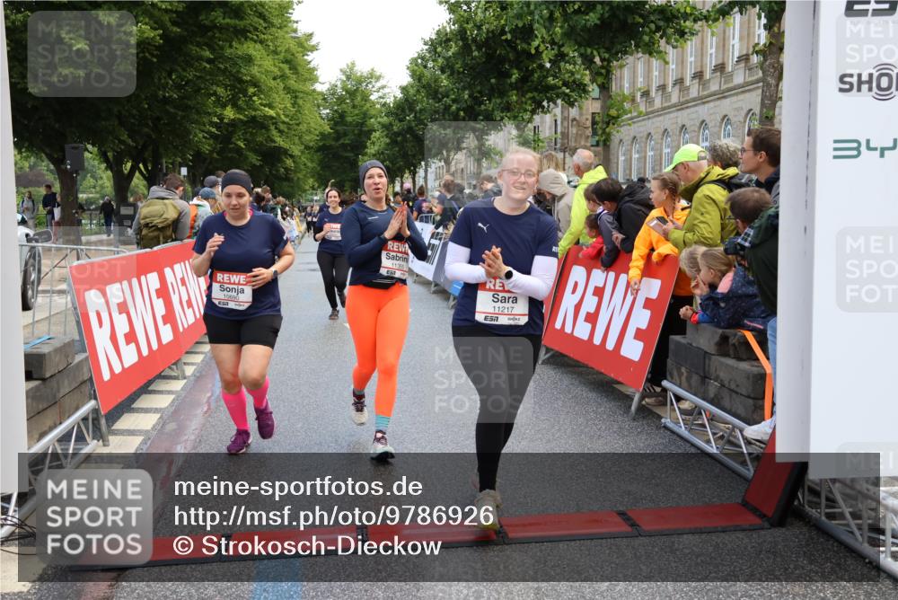 14.06.2026 - REWE Women's Run Strokosch-Dieckow http://msf.ph/oto/9786926 14.06.2026 10:11:30 Ziel 10053, 10111, 10406, 10606, 10690, 10955, 11217, 11355, 11500 meine-sportfotos.de