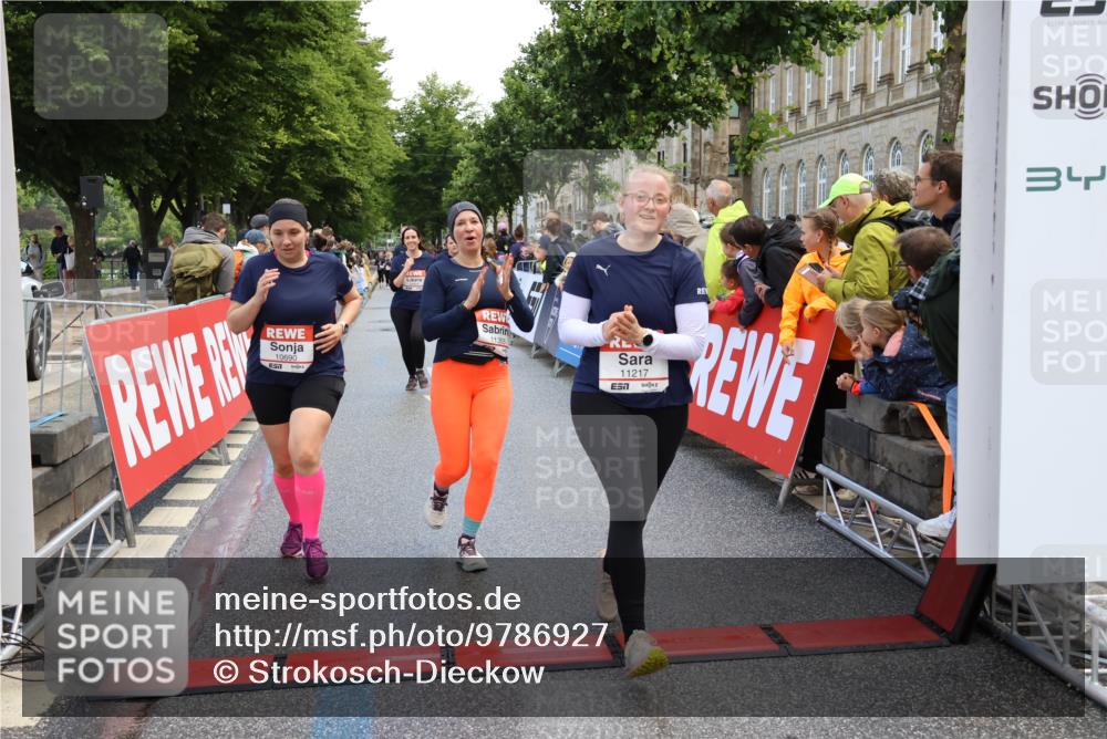 14.06.2026 - REWE Women's Run Strokosch-Dieckow http://msf.ph/oto/9786927 14.06.2026 10:11:30 Ziel 10053, 10111, 10406, 10606, 10690, 10955, 11217, 11355, 11500 meine-sportfotos.de