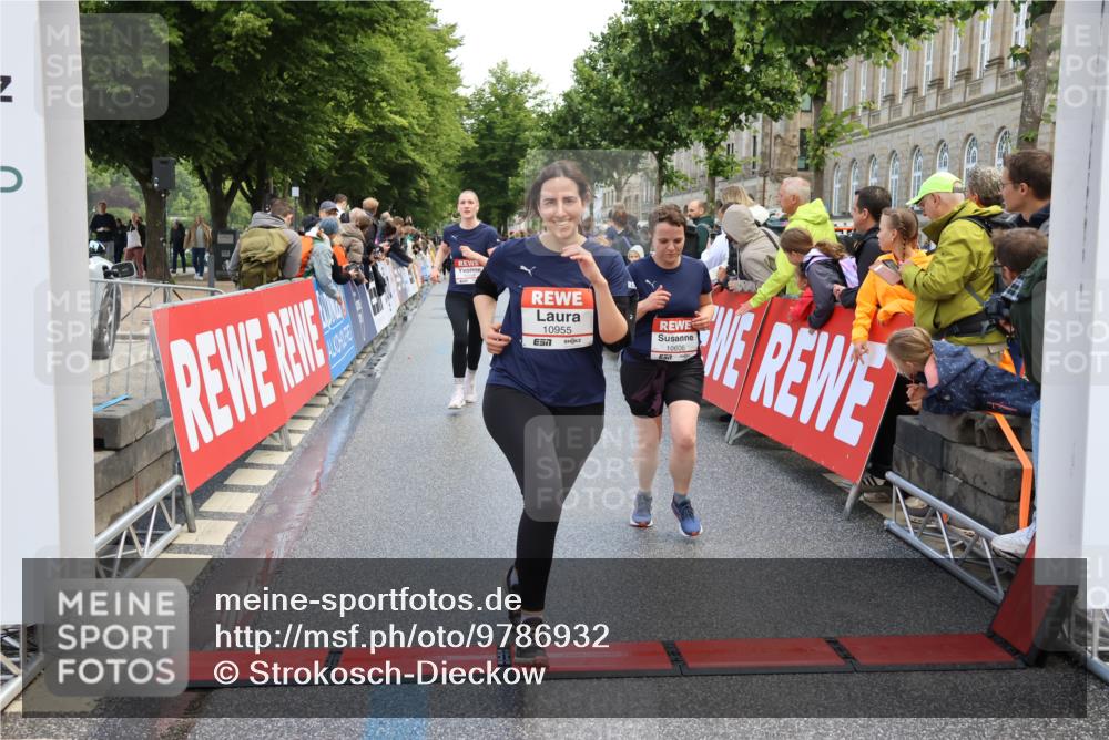 14.06.2026 - REWE Women's Run Strokosch-Dieckow http://msf.ph/oto/9786932 14.06.2026 10:11:33 Ziel 10111, 10258, 10606, 10690, 10955, 11217, 11355 meine-sportfotos.de