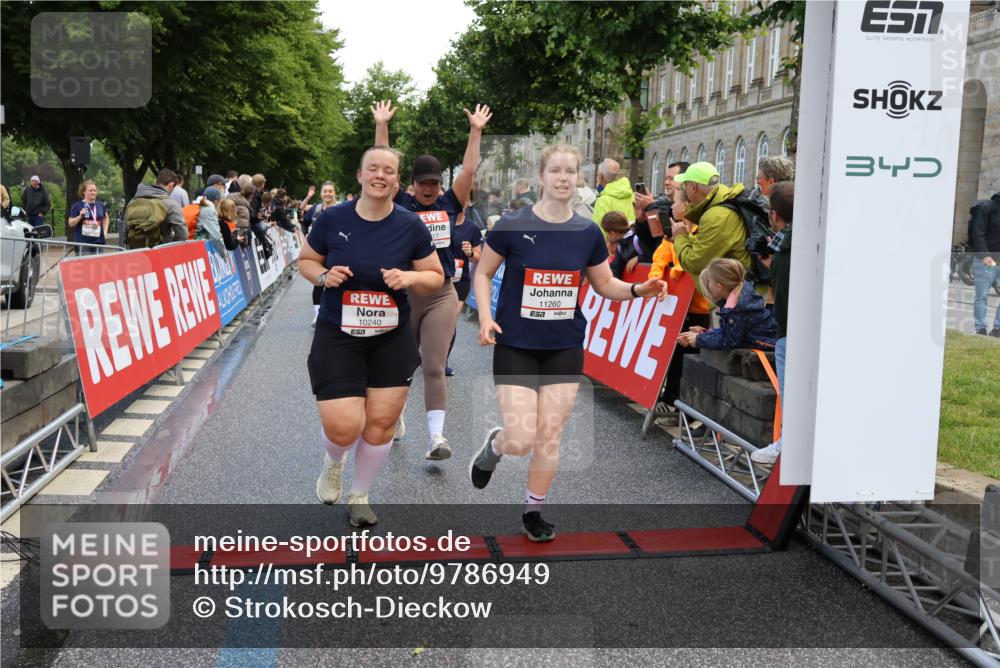 14.06.2026 - REWE Women's Run Strokosch-Dieckow http://msf.ph/oto/9786949 14.06.2026 10:11:46 Ziel 10001, 10002, 10003, 10004, 10005, 10137, 10180, 10240, 10254, 10734, 11017, 11260, 11488, 11495 meine-sportfotos.de