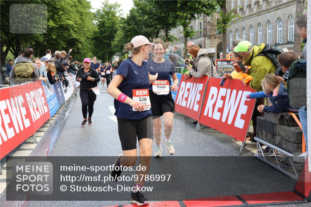 14.06.2026 - REWE Women's Run Strokosch-Dieckow http://msf.ph/oto/9786997 14.06.2026 10:12:04 Ziel 10086, 10325, 10769, 10770, 10804, 10975, 11223, 11494 meine-sportfotos.de