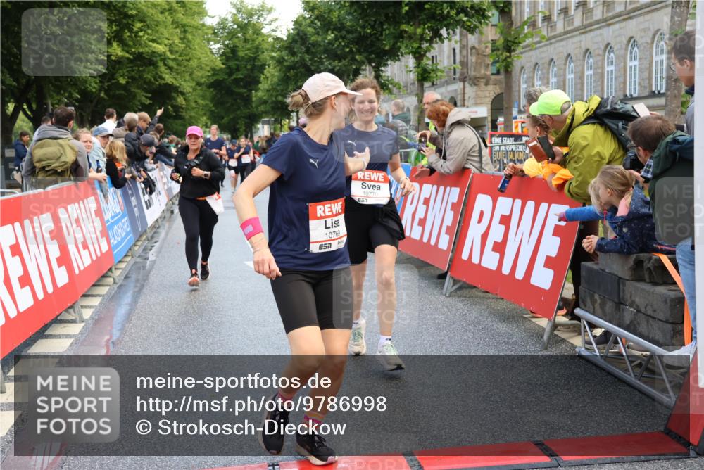 14.06.2026 - REWE Women's Run Strokosch-Dieckow http://msf.ph/oto/9786998 14.06.2026 10:12:04 Ziel 10086, 10325, 10769, 10770, 10804, 10975, 11223, 11494 meine-sportfotos.de