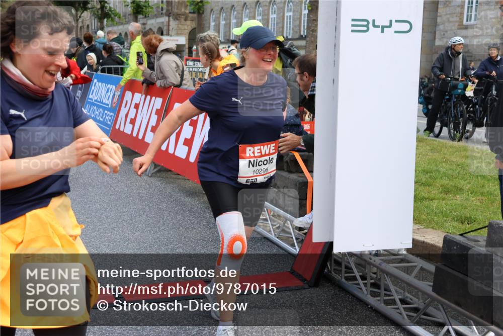 14.06.2026 - REWE Women's Run Strokosch-Dieckow http://msf.ph/oto/9787015 14.06.2026 10:12:13 Ziel 10036, 10298, 10620, 10770, 10913, 10975, 11019, 11317 meine-sportfotos.de