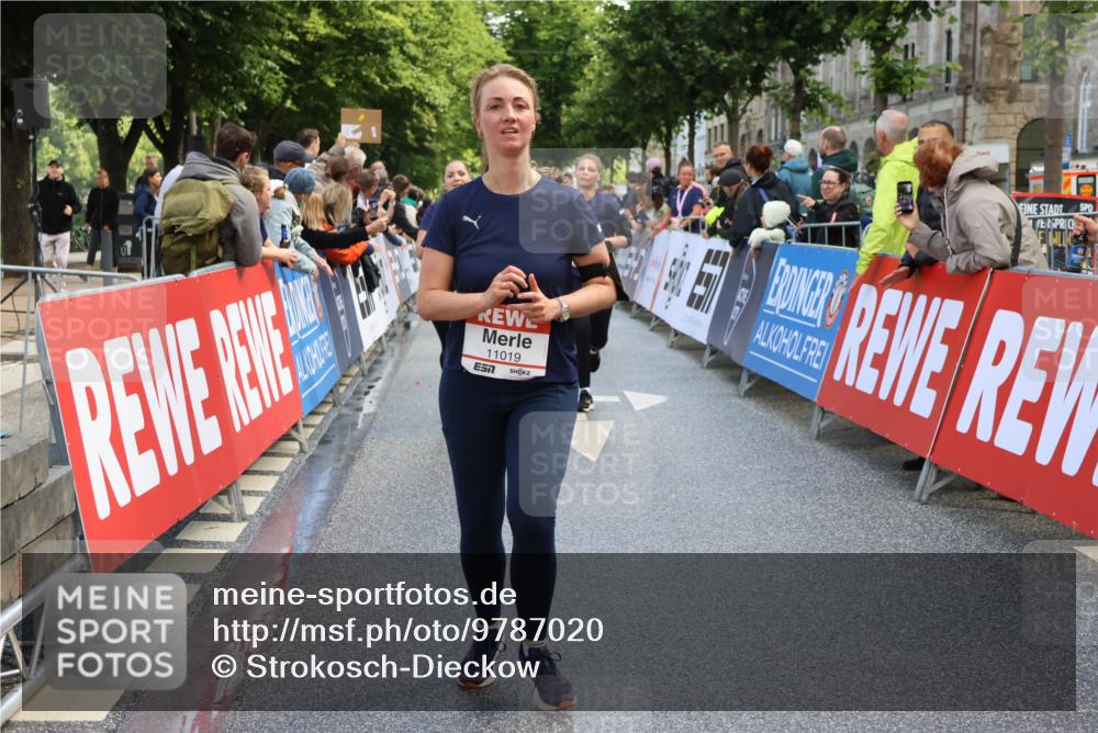 14.06.2026 - REWE Women's Run Strokosch-Dieckow http://msf.ph/oto/9787020 14.06.2026 10:12:16 Ziel 10036, 10298, 10357, 10620, 10795, 10913, 11019, 11317, 11349 meine-sportfotos.de