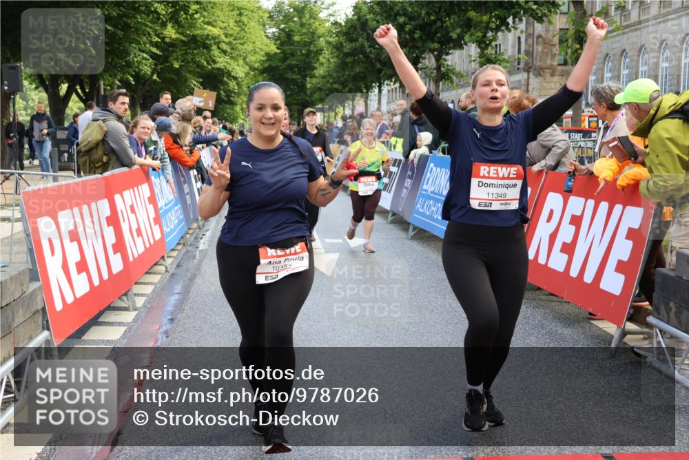 14.06.2026 - REWE Women's Run Strokosch-Dieckow http://msf.ph/oto/9787026 14.06.2026 10:12:19 Ziel 10036, 10298, 10357, 10710, 10795, 10913, 11019, 11142, 11349, 11358 meine-sportfotos.de