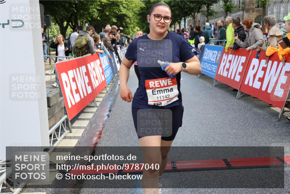 14.06.2026 - REWE Women's Run Strokosch-Dieckow http://msf.ph/oto/9787040 14.06.2026 10:12:23 Ziel 10357, 10710, 10795, 11012, 11019, 11109, 11142, 11349, 11358 meine-sportfotos.de