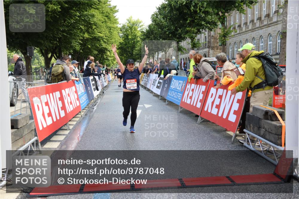 14.06.2026 - REWE Women's Run Strokosch-Dieckow http://msf.ph/oto/9787048 14.06.2026 10:12:35 Ziel 10525 meine-sportfotos.de
