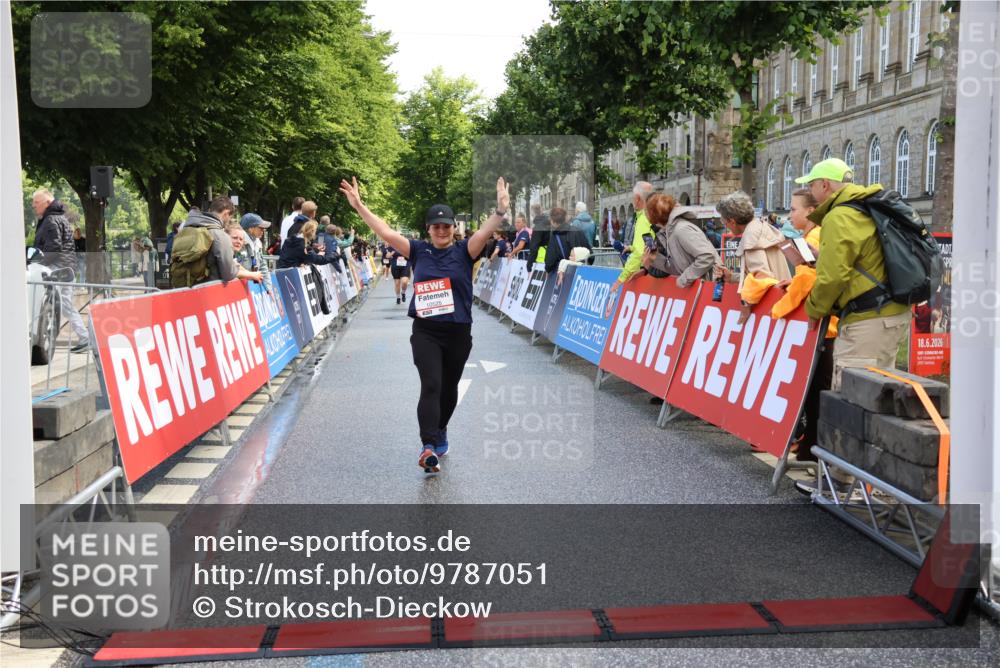 14.06.2026 - REWE Women's Run Strokosch-Dieckow http://msf.ph/oto/9787051 14.06.2026 10:12:36 Ziel 10525 meine-sportfotos.de