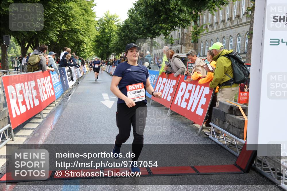 14.06.2026 - REWE Women's Run Strokosch-Dieckow http://msf.ph/oto/9787054 14.06.2026 10:12:37 Ziel 10525 meine-sportfotos.de