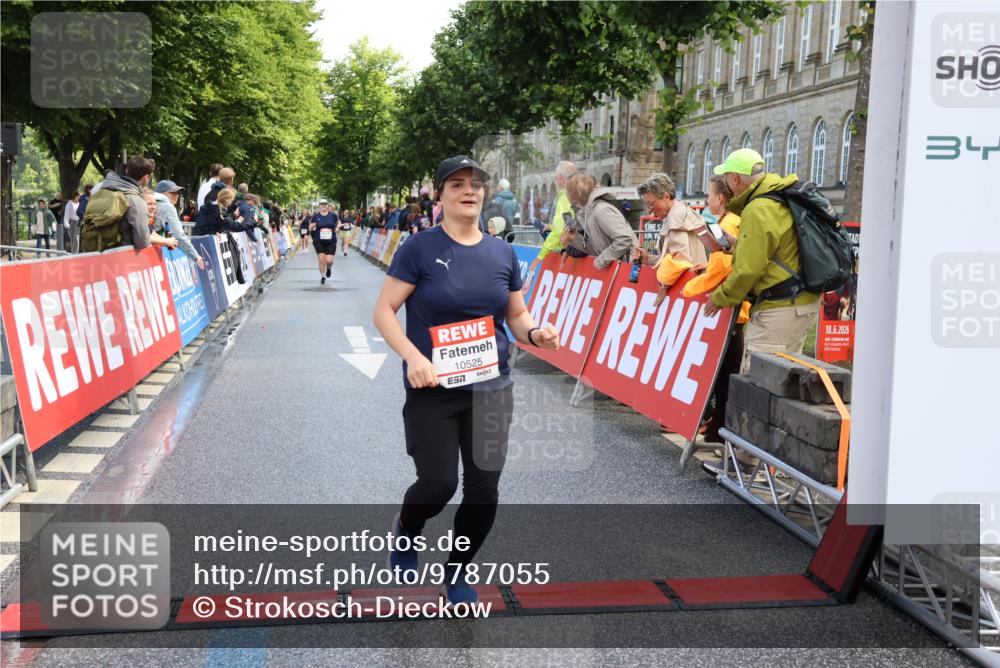 14.06.2026 - REWE Women's Run Strokosch-Dieckow http://msf.ph/oto/9787055 14.06.2026 10:12:37 Ziel 10525 meine-sportfotos.de
