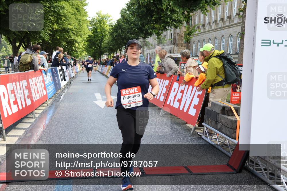 14.06.2026 - REWE Women's Run Strokosch-Dieckow http://msf.ph/oto/9787057 14.06.2026 10:12:37 Ziel 10525 meine-sportfotos.de