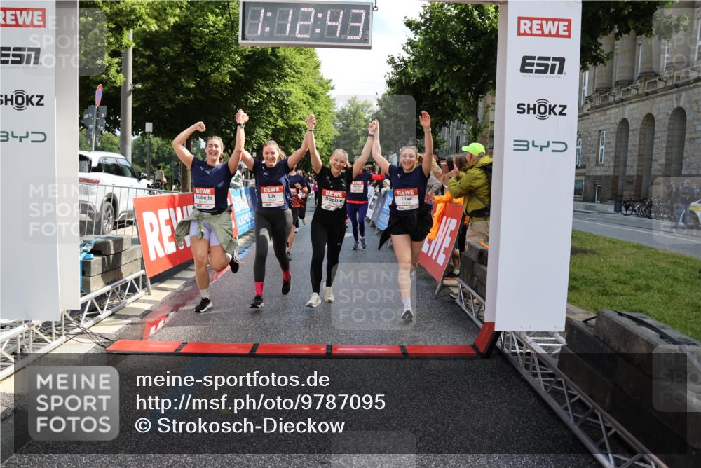 14.06.2026 - REWE Women's Run Strokosch-Dieckow http://msf.ph/oto/9787095 14.06.2026 10:13:06 Ziel 10125, 10145, 10146, 10147, 10148, 10408, 10537, 10571, 10587, 10916 meine-sportfotos.de