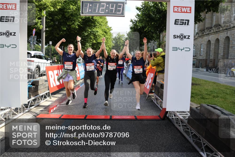 14.06.2026 - REWE Women's Run Strokosch-Dieckow http://msf.ph/oto/9787096 14.06.2026 10:13:06 Ziel 10125, 10145, 10146, 10147, 10148, 10408, 10537, 10571, 10587, 10916 meine-sportfotos.de