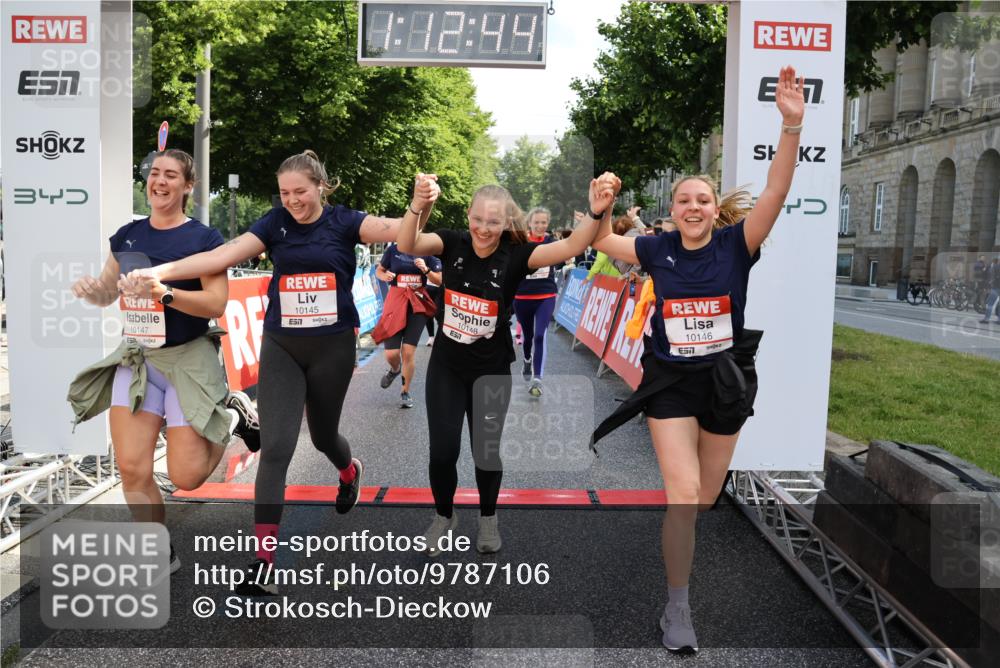 14.06.2026 - REWE Women's Run Strokosch-Dieckow http://msf.ph/oto/9787106 14.06.2026 10:13:06 Ziel 10125, 10145, 10146, 10147, 10148, 10408, 10537, 10571, 10587, 10916 meine-sportfotos.de