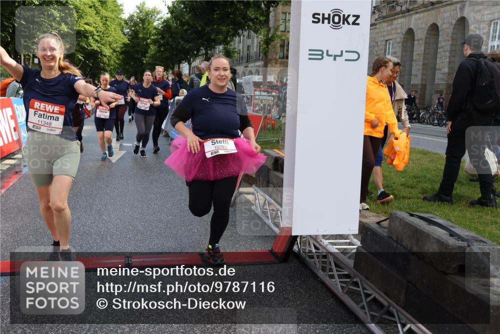 14.06.2026 - REWE Women's Run Strokosch-Dieckow http://msf.ph/oto/9787116 14.06.2026 10:13:13 Ziel 10125, 10145, 10146, 10147, 10148, 10283, 10362, 10408, 10502, 10537, 10571, 10695, 11143, 11166, 11348, 11420, 11437 meine-sportfotos.de