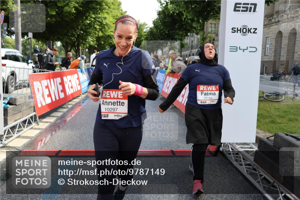 14.06.2026 - REWE Women's Run Strokosch-Dieckow http://msf.ph/oto/9787149 14.06.2026 10:13:25 Ziel 10186, 10297, 10366, 10507, 10887, 11113, 11282, 11340, 11458 meine-sportfotos.de