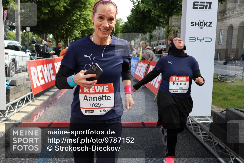 14.06.2026 - REWE Women's Run Strokosch-Dieckow http://msf.ph/oto/9787152 14.06.2026 10:13:25 Ziel 10186, 10297, 10366, 10507, 10887, 11113, 11282, 11340, 11458 meine-sportfotos.de