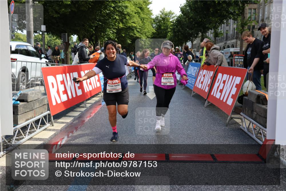 14.06.2026 - REWE Women's Run Strokosch-Dieckow http://msf.ph/oto/9787153 14.06.2026 10:13:29 Ziel 10186, 10297, 10366, 10507, 10887, 10948, 11257, 11282, 11362, 11458 meine-sportfotos.de