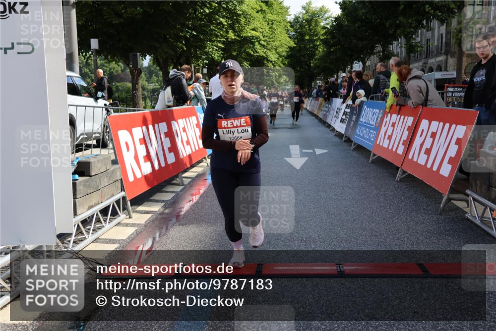 14.06.2026 - REWE Women's Run Strokosch-Dieckow http://msf.ph/oto/9787183 14.06.2026 10:13:52 Ziel 10668 meine-sportfotos.de